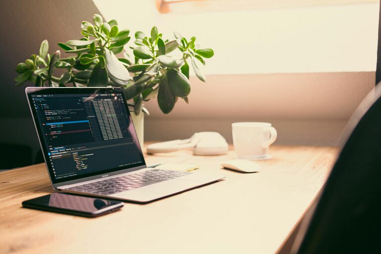 Consejos prácticos para organizar un espacio de trabajo en casa eficiente y cómodo